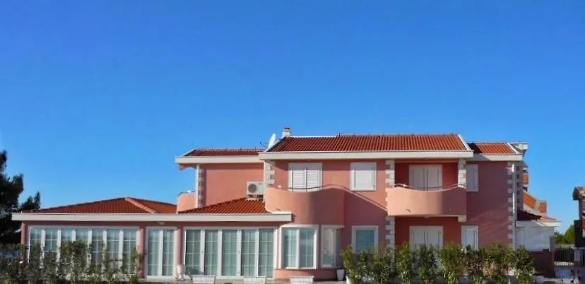 Villa Nives Nin